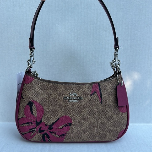 New COACH Teri Shoulder Bag In Signature Canvas With Bow Print - Picture 1 of 9